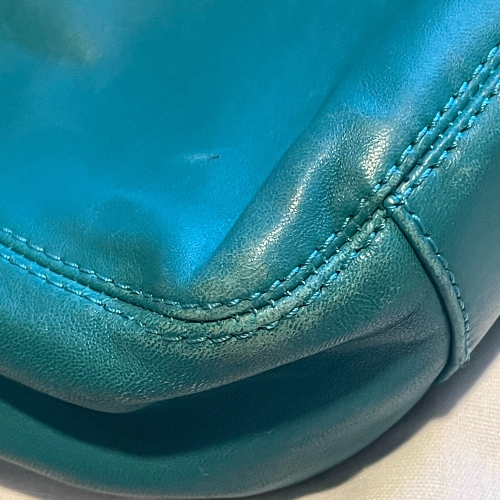 Michael Kors Teal Shoulder Bag with Gold Accents - Picture 5 of 9